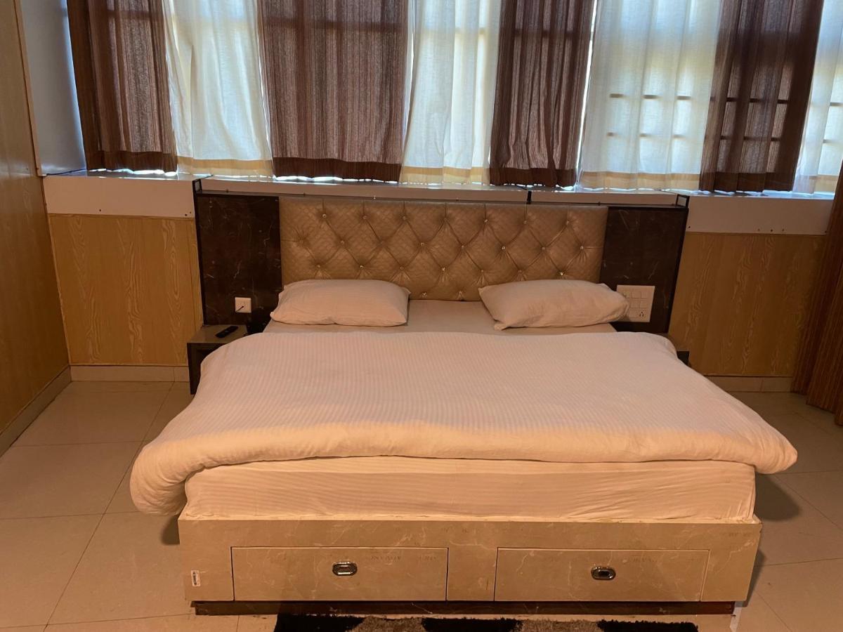 Jai Maa Bhagwati Hotel Pithorāgarh Zewnętrze zdjęcie